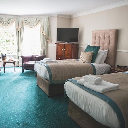 Mere Court Hotel Натсфорд Екстер'єр фото