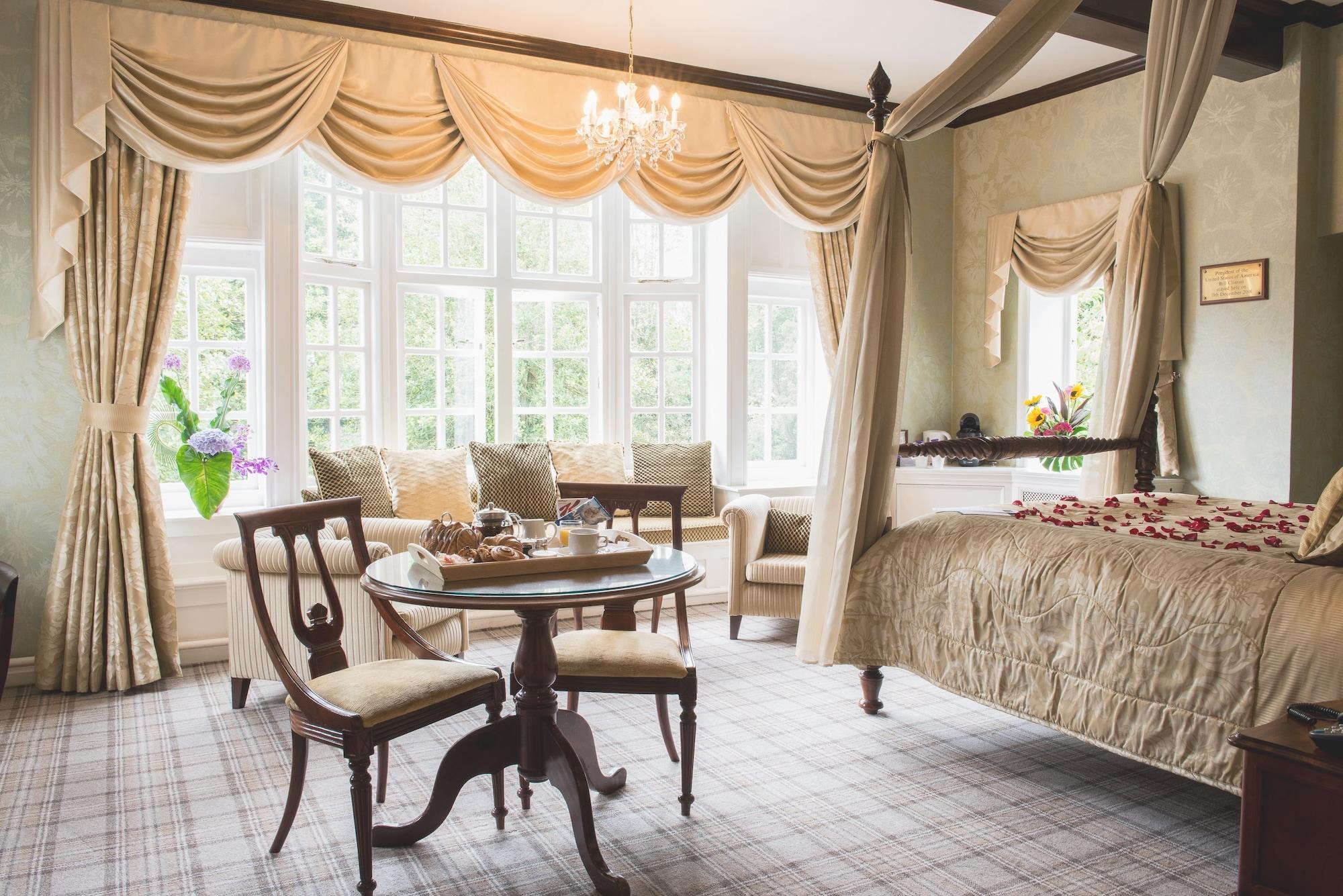 Mere Court Hotel Натсфорд Екстер'єр фото