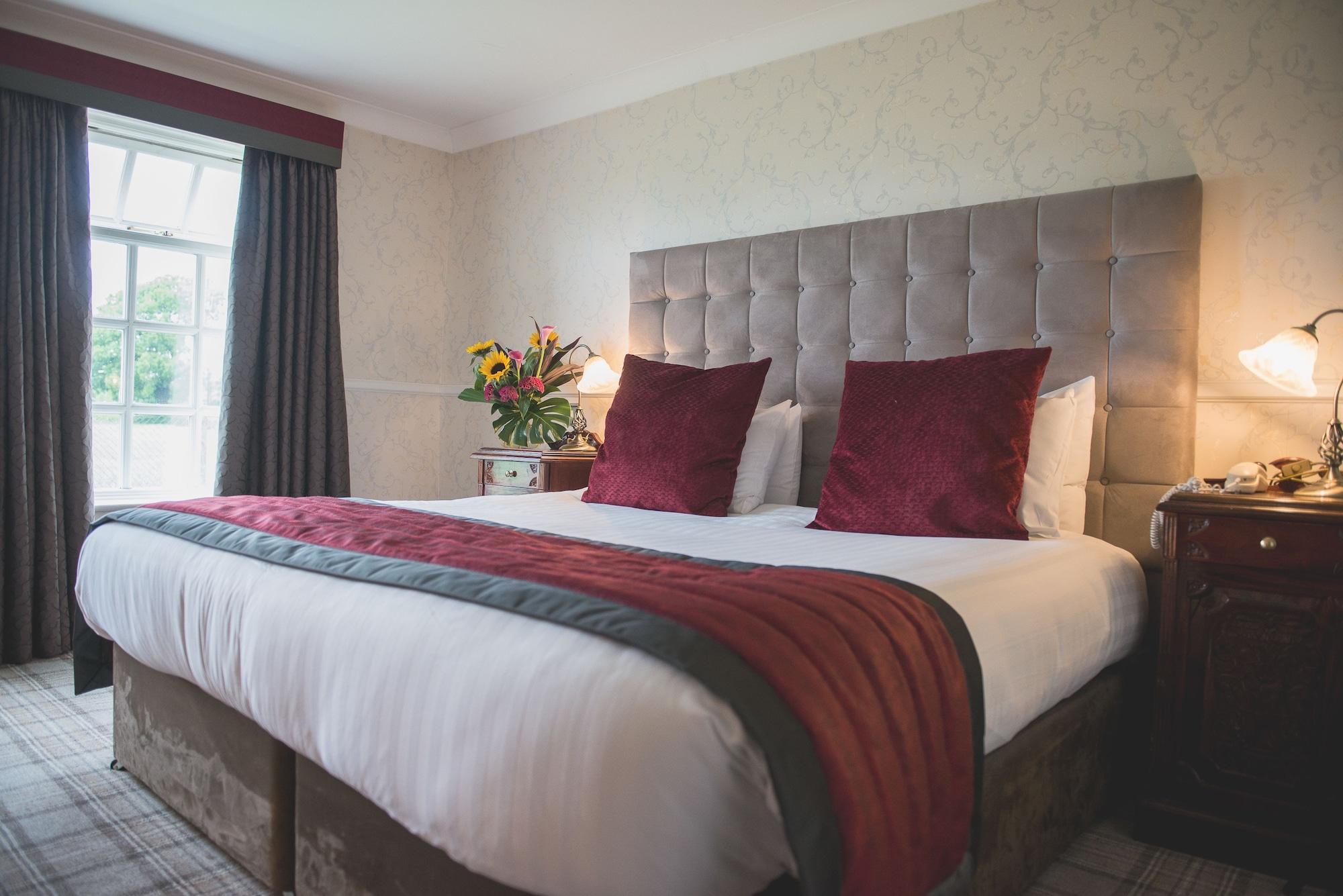 Mere Court Hotel Натсфорд Екстер'єр фото