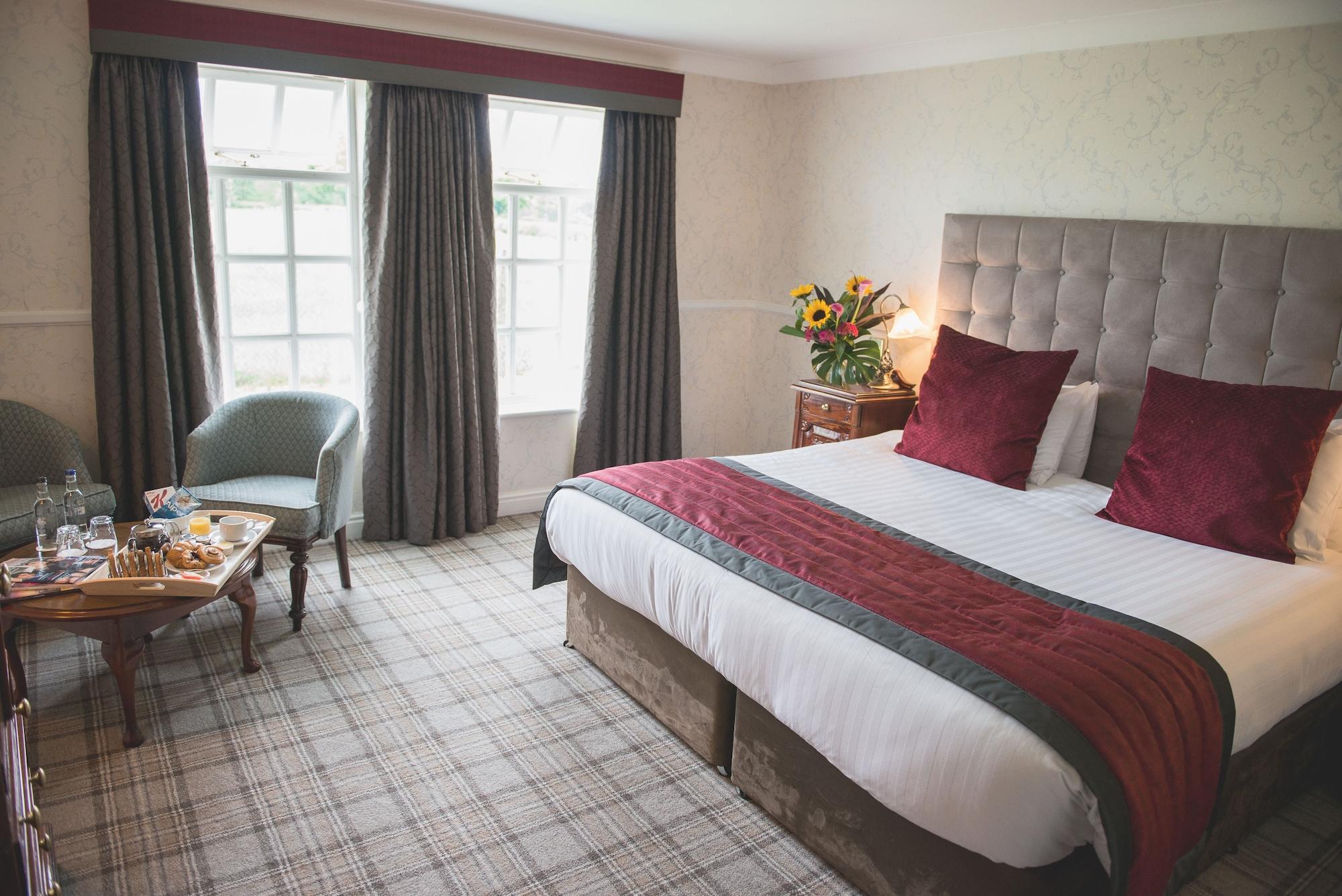 Mere Court Hotel Натсфорд Екстер'єр фото