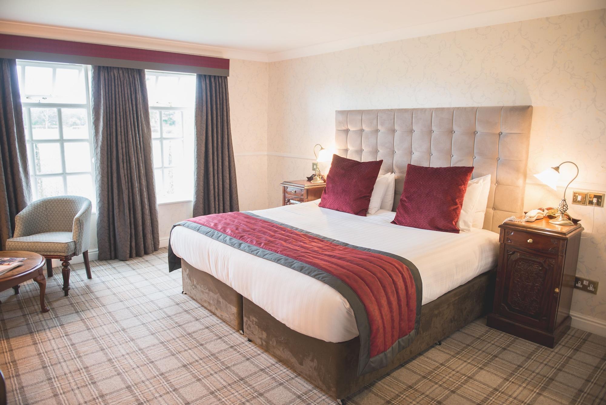 Mere Court Hotel Натсфорд Екстер'єр фото