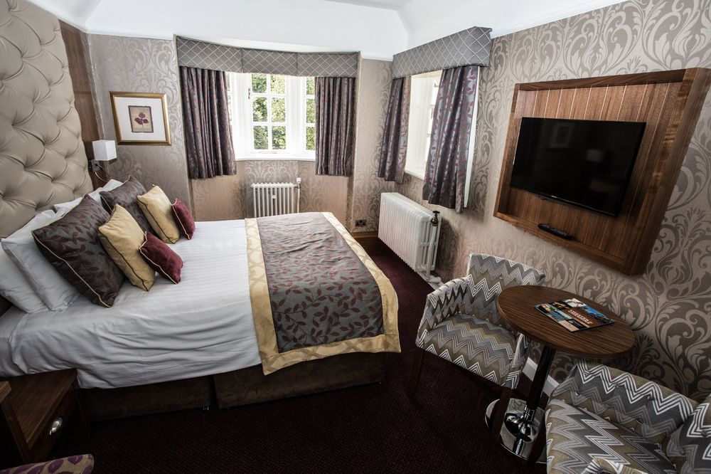 Mere Court Hotel Натсфорд Екстер'єр фото